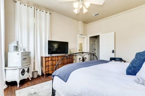 1701 21st St, Galveston TX 77550-4606 exterior