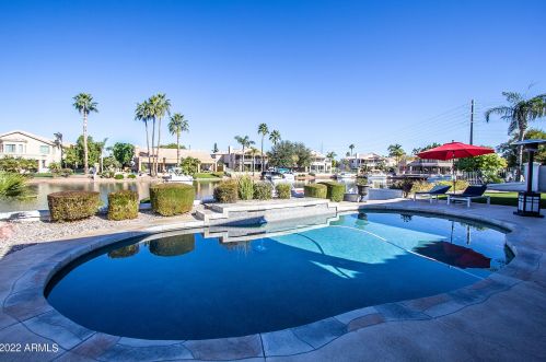 1820 Monarch Bay Dr, Gilbert AZ 85234-2713 exterior