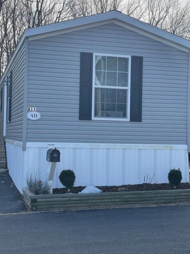 11 Krzak Rd, North Kingstown, RI 02852