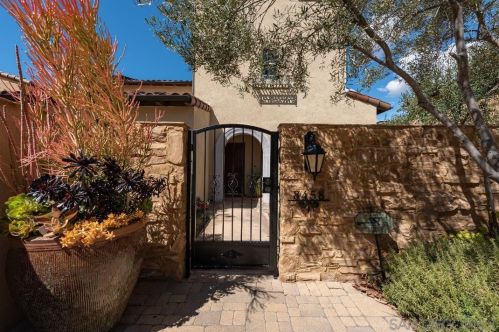 8458 Lower Scarborough Ct, San Diego, CA 92127-6119