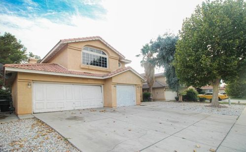 13231 Luna Rd, Victorville, CA 92392-7211