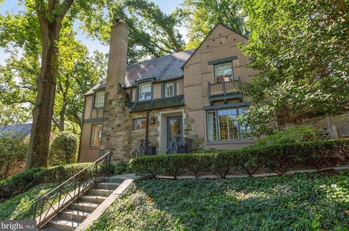 4520 Dexter St, Washington, DC 20007-1115