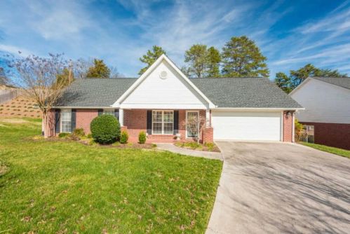 1512 Teton Ln, Knoxville, TN 37922-7147