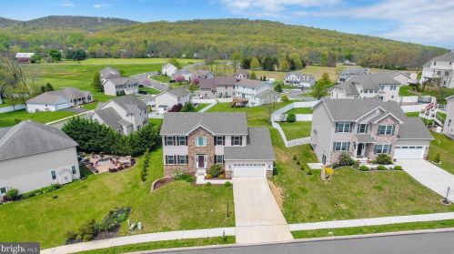 7 Dogwood Ter, Siddonsburg, PA 17019-8733