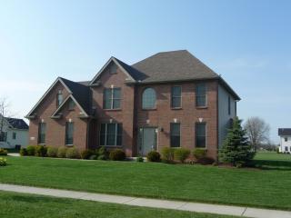 8436 Queensridge Dr, Monclova, OH 43542-9608