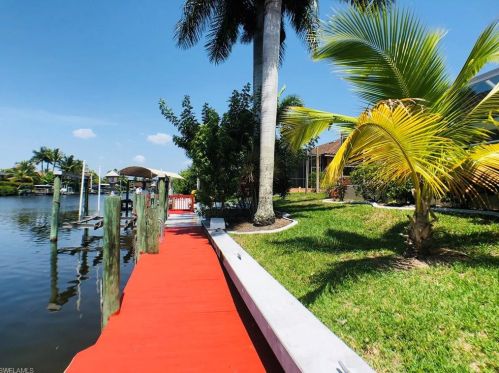 2541 37th St, Cape Coral, FL 33914-4804
