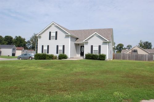 1399 Scrub Oak Dr, Clarksville, TN 37042-4891