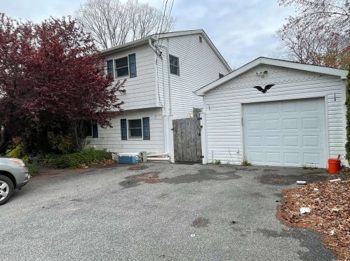 1547 Brightshore Blvd, Bayshore, NY 11706-2412