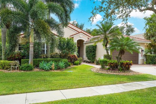 12105 Oakvista Dr, Boynton Beach, FL 33437-6353