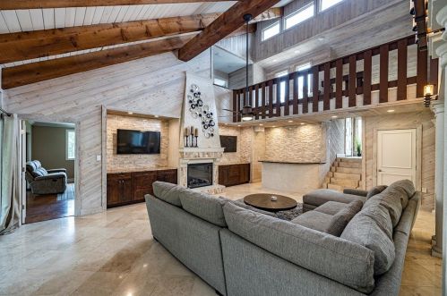 17320 Whirley Rd, Lutz FL  33558-4827 exterior