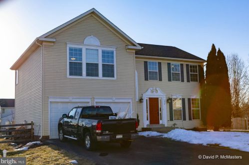 22 Doral Ct, Charles Town, WV 25414-3741