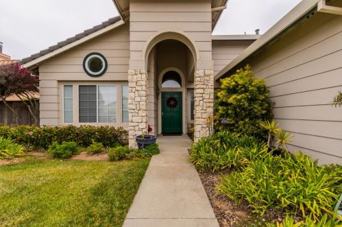 157 Aaron Way, Marina, CA 93933-2143