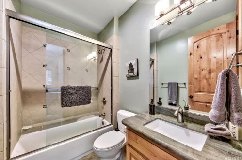 1393 Wildwood Ave, South Lake Tahoe CA  96150-8621 exterior