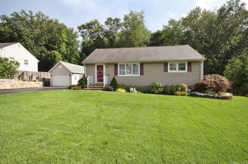 16 Sycamore St, Garnerville, NY 10923-2009