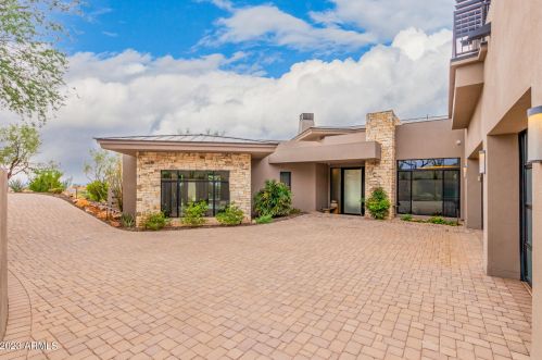 9710 Palisades Blvd, Scottsdale AZ 85268-2755 exterior