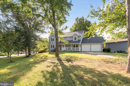 908 Ashburn St, Herndon, VA 20170-3328