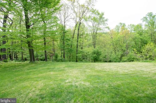 173 Marmic Dr, Southampton PA 18966-1724 exterior