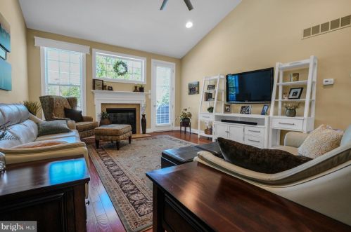 212 Hopewell Dr, Collegeville PA  19426-2852 exterior