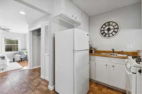 2924 61st Ave, Oakland CA  94605-1517 exterior
