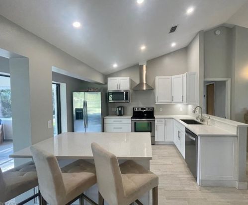 4580 1st Ave, Naples FL  34119-2651 exterior