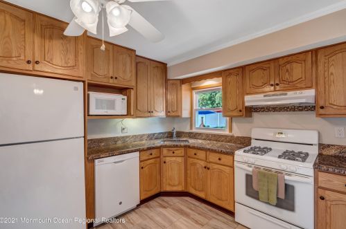 243 Crestview Dr, Middletown NJ  07748-3604 exterior