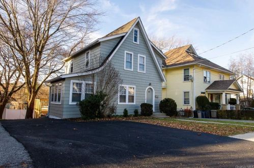 80 Watkins Ave, Middletown, NY 10940-4621