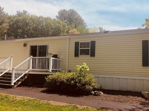 39 Campbell St, Salem, NH 03079-2820