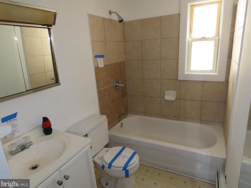 308 Howell Dr, New Castle DE 19720-2751 exterior