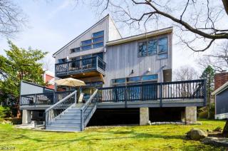81 Cedar Lk, Parsippany NJ  07834-1805 exterior