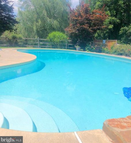 29 Krauser Rd, Downingtown PA 19335-1534 exterior