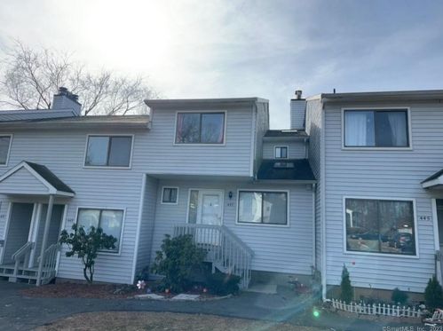 447 Cypress Rd, Hartford, CT 06111-5624