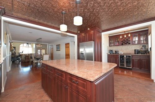 429 Cross Bay Blvd, Far Rockaway NY  11693-1056 exterior