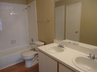 3245 Bent Creek Dr, Denton TX  76210-8685 exterior