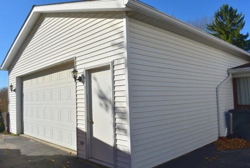 124 Mohawk School Rd, New Castle PA  16102-3112 exterior