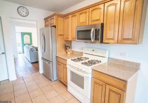 61 Grove Ave, Verona NJ  07044-1612 exterior