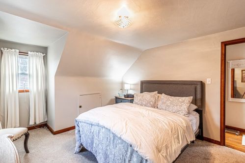 453 Riverview Dr, New Kensington PA  15068-5936 exterior