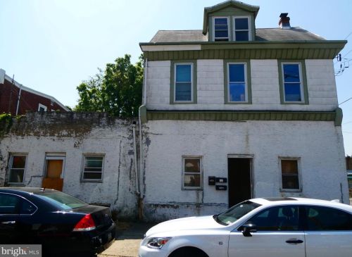 6801 Ditman St, Philadelphia, PA 19135-2203