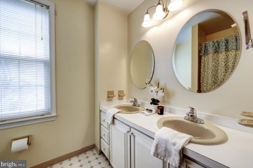 1030 Beaumont Rd, Berwyn PA  19312-2040 exterior