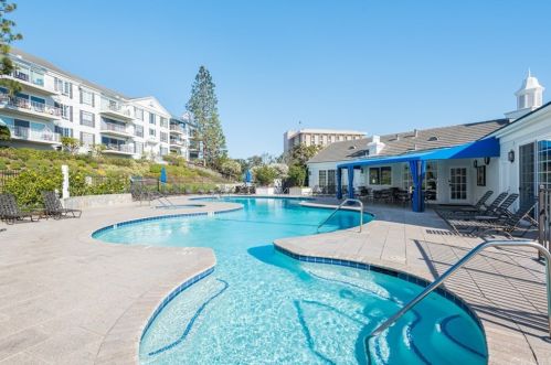 500 Cagney Ln, Newport Beach CA  92663-2661 exterior