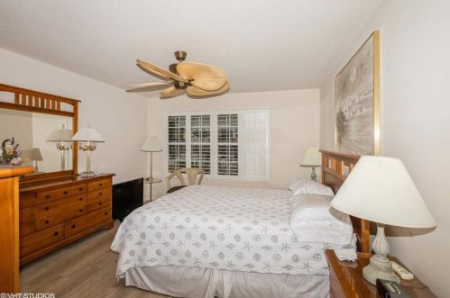 5338 Guadeloupe Way, Naples FL  34119-9577 exterior