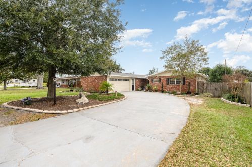 825 Poinsettia Ave, Titusville, FL 32796-3787