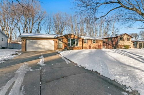 1310 Dancing Dunes Dr, Green Bay, WI 54313-1455