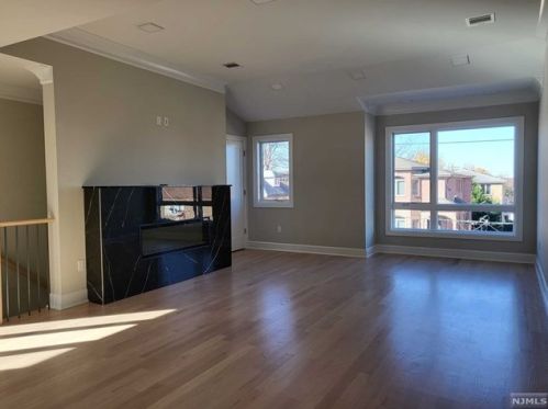 448 1st St, Palisades Park NJ  07650-1602 exterior
