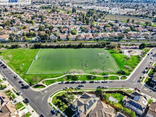 32824 Oakdale Ct, Union City CA  94587-5426 exterior