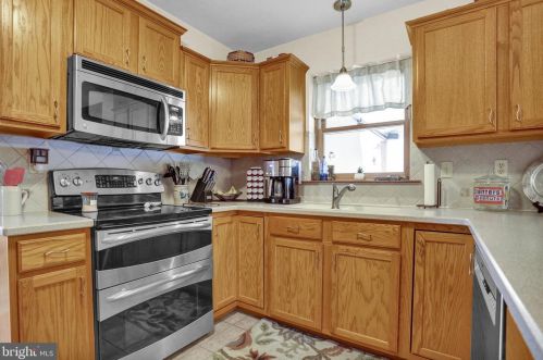 409 Acer Dr, Blandon PA  19510-9553 exterior