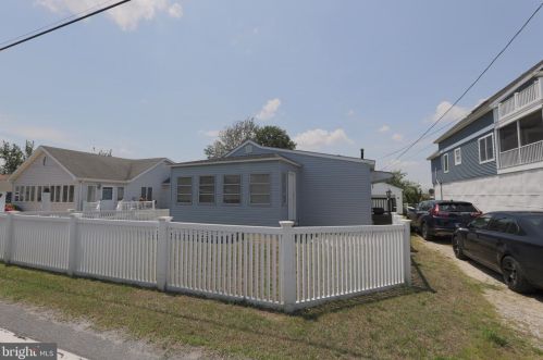 440 Bay Ave, Slaughter Beach, DE 19963-4913