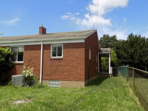 1805 Greentree Rd, Pittsburgh, PA 15220-1811