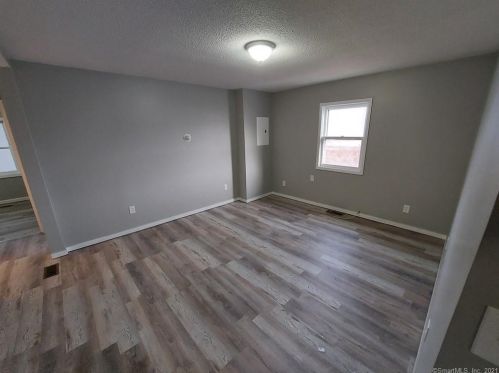 13 Grn St, Waterbury CT  06708-3538 exterior