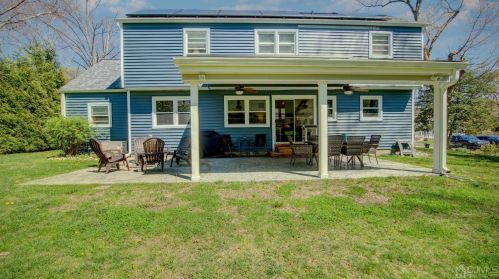 18 Sandalwood Dr, East Brunswick NJ  08816-4047 exterior