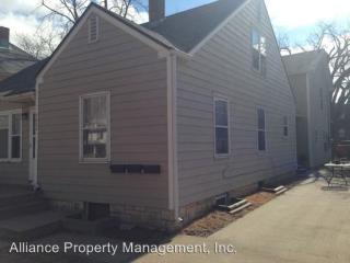 905 Bluemont Ave, Manhattan KS  66502-7828 exterior